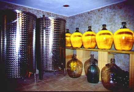 Zbiorniki do wyrobu i przechowywania wina